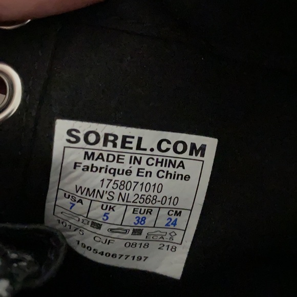 Sorel women’s winter boots - Picture 4 of 4